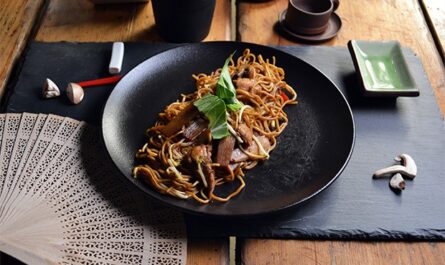 Fried noodles - recipe - photo: panda