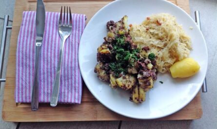 Blood sausage hash with bacon sauerkraut - recipe - photo: kind_oliver