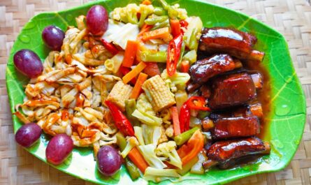 Crispy noodles with Cap Cay and Babyribs Sanur Beach. - recipe - photo: evelyn