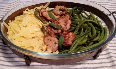 Medallions with butter beans and ribbon noodles - recipe - photo: silly_henry