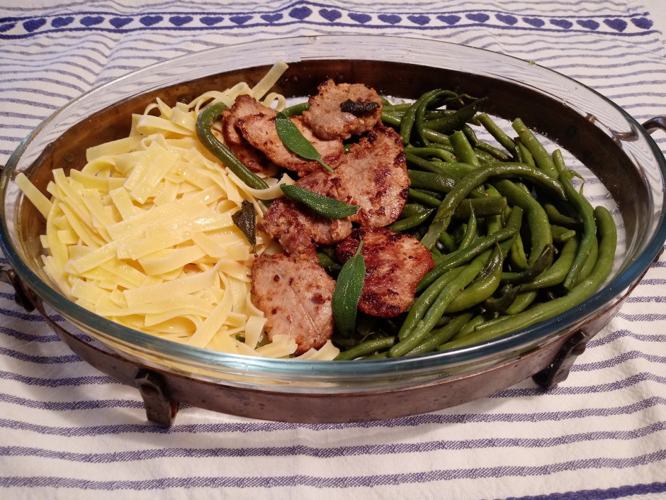 Medallions with butter beans and ribbon noodles - recipe - photo: silly_henry