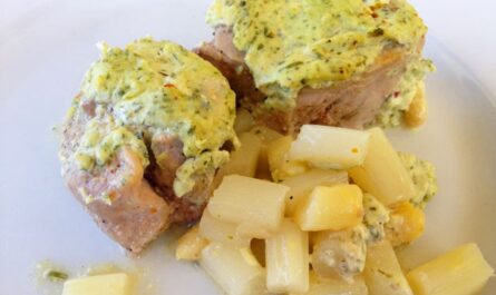 Pork tenderloin with asparagus - recipe - photo: happyJames