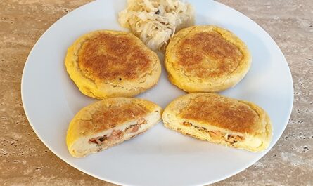 Potato dough dumplings with smoked meat - recipe - photo: ava
