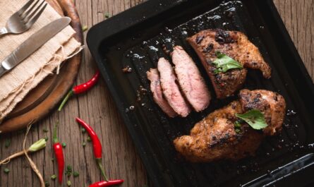 pink roasted pork tenderloin - recipe - photo: hawk