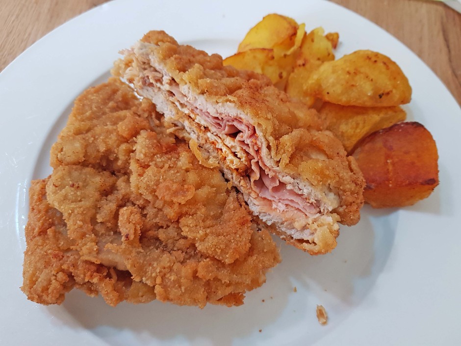 Piquant filled schnitzel - recipe - photo: savoryEmma