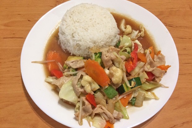 Stir-fried vegetables with pork and rice - recipe - photo: falcon